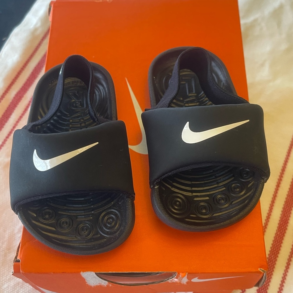 Nike toddler slides